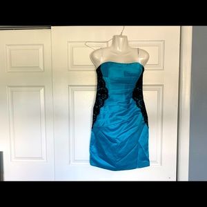 David’s bridal Wedding party dress size 6 teal